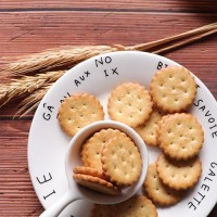 七武花田獨(dú)立小包裝咸甜餅干日式網(wǎng)紅零食小圓餅干休閑零食